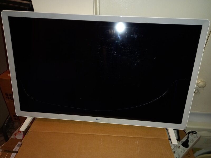 Tv LG ecran lovit