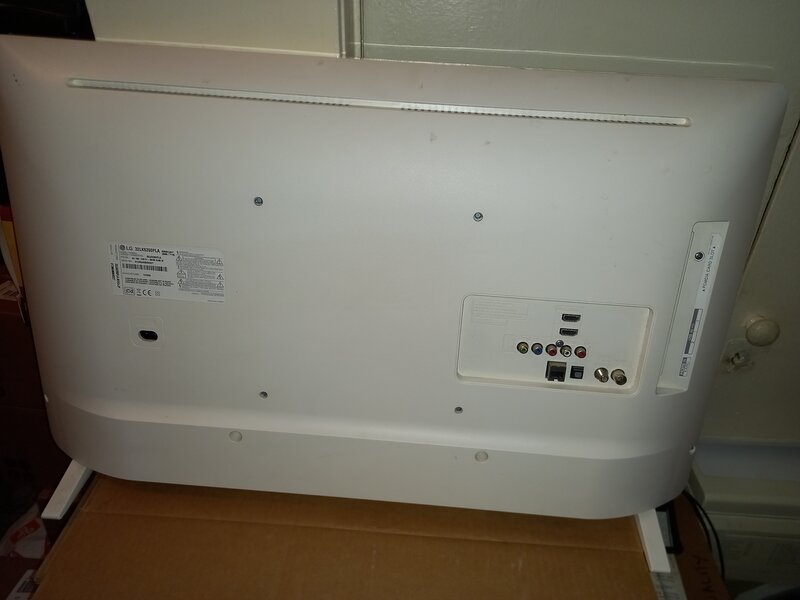 Tv LG ecran lovit